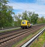 DB Gleisarbeitsfahrzeug BR 741 am 15.04.2024 in Leubsdorf am Rhein.