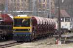 BAMOWAG 54.22 der DGT steht mit Schotterwagen am 15.04.2010 in Eberswalde