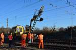 Am gestrigen Morgen gegen 4:00 Uhr morgens hatte ein Trafozug das Signal 44 N5 beschädigt und etwas in Schieflage gebracht.