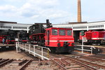 Am 30.04.2016 und 01.05.2016 war bei der IG Traditionlok 58 3047 e.V. Glauchau im selbigen BW Saisoneröffnung gewesen.

Hier zieht am 30.04.2016 der ASF 59 den Transportwagen mit der 99 1594-3 wieder von der Drehscheibe.