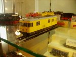 Der Turmtriebwagen Br 701 bei der Vitrine beim Mrklin Hndler