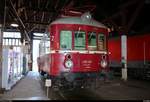 Anlässlich der Eröffnung der neuen Zugbildungsanlage (ZBA) in Halle (Saale) nahe der Berliner Brücke öffnete auch das DB Museum Halle (Saale) bei freiem Eintritt seine Pforten.
Blick auf Oberleitungsrevisionstriebwagen 708 006-2 (VT 135 006 | 188 006-1) der Traditionsgemeinschaft Bw Halle P e.V., der im Ringlokschuppen ausgestellt ist.
[29.6.2018 | 12:18 Uhr]