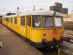 Der Netz Instandhaltungstriebwagen 725 002-0 stand mit dem Gleismesszug 726 002-9 am 21.03.2009 in Hannover Hauptbahnhof. 