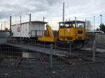 Auf dem Gelnde des ehemaligen Ringlokschuppens von Bielefeld stand am 03.11.2010 dieser Kleinwagen mit der Nummer 53 0538-8 und ein alter Wagen von Dr.