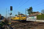 Nachschuss auf 111 059 mit ihrem Messzug NbZ 94314 Solingen - Duisburg in Duisburg Rahm.