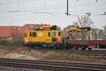 Europten Plasser und Theurer Oberleitungswagen am 12.01.19 in Bad Vilbel Bhf vom Bahnsteig aus mit Telezoom fotografiert