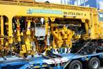 Plasser und Theurer Gleisstopfmaschine für eine Straßenbahn Baustelle am 05.03.22 in Frankfurt am Main