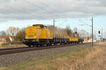 203 309 der DB Bahnbau rollte am 21.02.24 mit 3 Flachwagen durch Braschwitz Richtung Halle(S).