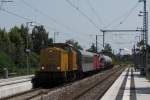 203 306-6 und 203 302-5 (am Zugende) mit einem Spritzzug bei der Durchfahrt im Bahnhof Philippsburg.