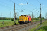 203 309 der DB Netzinstandhaltung führte am 01.05.24 den Schneepflug 755 019 durch Wittenberg-Labetz Richtung Dessau.