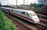 Triebkopf 410 101 am 21.07.1990 auf einem Abstellgleis am Hbf. MaNNHEIM: