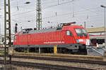 Lok 182 506-6 von DB Systemtechnik steht auf eine Abstellgleis beim badischen Bahnhof. Die Aufnahme stammt vom 04.11.2019.
