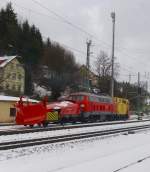 218 139-4 ist am 15. Februar 2012 soeben mit ihren beiden Schneepflgen von einer Rumfahrt aus dem Frankenwald nach Kronach zurckgekehrt und wird nun wieder auf das Abstellgleis rangieren. 