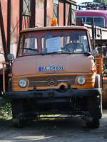 Dieses Unimog 406-Zweiwegefahrzeug stammt aus dem Jahr 1971. (Eisenbahnmuseum Darmstadt-Kranichstein, September 2019)