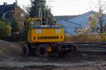 Dieser Zweiwegebagger von Liebherr ist zu Abbauarbeiten im Bahnhof Dlken eingesetzt.