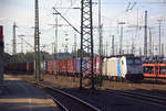 186 455-2 von Lineas/Railpool steht in Aachen-West mit einem Containerzug.
Aufgenommen vom Bahnsteig 2 in Aachen-West. 
Bei Sommerwetter am Nachmittag vom 19.9.2018. 