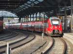 rsx (Rhein-Sieg-Express, RE 9) am 29. September 2014 im Aachener Hauptbahnhof abfahrtbereit. Triebzüge der BR 442.