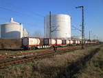 An der Wagenübergangsstelle,zur Zuckerfabrik Anklam,standen,am 08.Februar 2020,mehere Sgns.Schade das die Lok,die die Wagen brachte,nicht in Anklam da war.