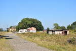 Blick auf die Ruinen und Überreste der ehemaligen Ladestraße in Annaburg. Von den einzigen Gebäuden sind heute nur noch Ruinen übrig. 

Annaburg 21.09.2024