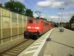 Zwei 151er zogen am Nachmittag des 08.08.2012 ihren Kohlezug durch den Bahnhof Augsburg Hochzoll.