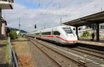 DB 5812 018  Freistaat Bayern  als ICE 373 von Kiel Hbf nach Interlaken Ost, am 30.07.2023 in Bad Hersfeld.