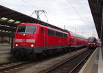 111 052-7 steht am 24. März 2016 mit einer DoSto 2005 Garnitur als RE von Nürnberg Hbf über Bamberg nach Würzburg Hbf im Bahnhof Bamberg auf Gleis 2.