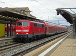 111 177-2 steht am 05. April 2016 mit einem RE nach Nürnberg Hbf im Bahnhof Bamberg.