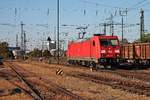 Durchfahrt am 18.10.2017 von 185 220-1 als Lokzug über Gleis 1 durch den Badischen Bahnhof von Basel in Richtung Rangierbahnhof Muttenz, um dort einen Güterzug in Richtung Deutschland zu