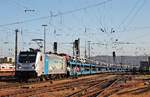 Durchfahrt am 18.10.2017 von Rpool/BLSC 187 005-4  BLS Cargo. Die Alpinisten.  mit dem DGS 47012 nach Lahr (Schwarzw.) über Gleis 1 durch den Badischen Bahnhof von Basel gen Weil am Rhein. (Fotostandpunkt von öffentlich zugänglichen Parkplatz)