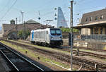 187 003-9 der Railpool GmbH (Mieter unbekannt) steht auf einem Abstellgleis im Bahnhof Basel Bad Bf (CH).
Im Hintergrund ist der Roche-Turm zu sehen.
Aufgenommen von Bahnsteig 2/3.
[24.7.2019 | 10:41 Uhr]