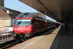 Nachdem Ankuppeln stand am 04.10.2014 die Re 460 045-8  Rigi  abfahrbereit mit dem EC 7 (Hamburg Altona - Zürich HB/Chur HB) auf Gleis 2 in Basel Bad Bf.