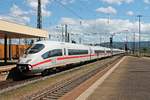 Einfahrt am Nachmittag des 27.07.2015 von NS 406 052-1 (4652)  Arnhem  als ICE 504 (Basel SBB - Köln Hbf) zusammen mit 406 507-4 (4607)  Hannover  als ICE 104 (Basel SBB - Amsterdam Centraal) in Basel Bad Bf auf Gleis 4.