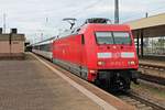 Ausfahrt am 04.08.2015 von 101 072-7 mit dem EC 9 (Hamburg Altona - Zürich HB) aus dem Badischen Bahnhof von Basel in Richtung Basel SBB.