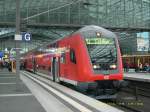 Der Steuerwagen des RE nach Cottbus steht abfahrbereit im Berliner Hbf.