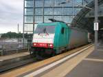 Hier 186 135-0 mit CNL1246 von Mnchen Ost nach Berlin Lichtenberg, bei der Ausfahrt am 9.7.2011 aus Berlin Hbf.