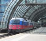 370 002  EM-Russland  der PKP verlsst am 07. August 2012 mit EC 45 nach Warszawa Wschodnia den Berliner Hbf.
