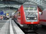 Der RegionalExpress der Linie 1 von Eisenhttenstadt nach Magdeburg Hbf hat soeben den Berliner Hauptbahnhof erreicht! Nach einer kurzen Verschnaufpause geht es weiter nach Magdeburg.