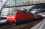 Hier 120 143-3 mit CNL1246 von Mnchen Ost nach Berlin Lichtenberg, dieser Zug stand am 1.5.2013 in Berlin Hbf.