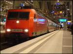 145 070-9 mit InterCity 143 von Amsterdam nach Angermnde. Dieser Zug steht gerade in Berlin Hauptbahnhof abfahrbereit. Diese Leistungen mit der Baureihe 145 sind brigens planmig. Berlin HBF, 15.12.2006
