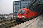 182 021-6 verlässt am 12.2.2017 mit dem RE1 (RE3109) von Magdeburg Hauptbahnhof nach Berlin Ostbahnhof den Berliner Hauptbahnhof.