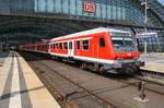 Der Leerzug des  Cruise Train Berlin  von Warnemünde nach Berlin Ostbahnhof durchfährt am 14.5.2017 auf dem Weg nach Berlin Grunewald den Berliner Hauptbahnhof.