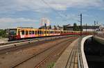 481 470-3 erreicht am 28.5.2017 als S75 von Berlin Wartenberg nach Berlin Westkreuz den Berliner Hauptbahnhof.