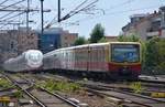 14.07.2017, BR 403 552 (ICE 3) als ICE 1046 nach Mönchengladbach Hbf und die S-Bahn S7 nach  Ahrensfelde.