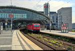 Nachschuss auf 143 306-9 von DB Regio Nordost als RB 18617 (RB14) von Nauen nach Berlin-Schönefeld Flughafen, die Berlin Hbf auf Gleis 12 erreicht.