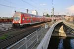 RB14 (RB18630)  Airport-Express  von Berlin Schönefeld Flughafen nach Nauen erreicht am 09.05.2018 den Berliner Hauptbahnhof.