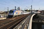 370 001 fährt am 31.10.2019 mit dem EC46  Berlin-Warszawa-Express  von Warszawa Wschodnia in den Berliner Hauptbahnhof ein.