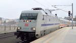 DB Fernverkehr AG [D] mit dem IC 142 nach Amsterdam Centraal mit  101 057-8  [NVR-Nummer: 91 80 6101 057-8 D-DB] am 03.03.22 Einfahrt Berlin Hbf.