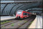 Elektrotriebzug 442834 hält hier am 10.6.2024 um 15.28 Uhr als Zubringer zum Flughafen Berlin im Hauptbahnhof der Bundeshauptstadt.