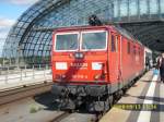 Ankunft des Berlin-Warschau-Expresses EC 46 aus Warschau mit der 180 018 am 13.09.2008 im Berliner Hbf.