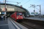 DB 101 104-8 vor IC 2242 nach Bad Bentheim am Abend des 28.9.2008 im Berliner Hbf.